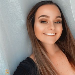 Meet your Posher, Avery